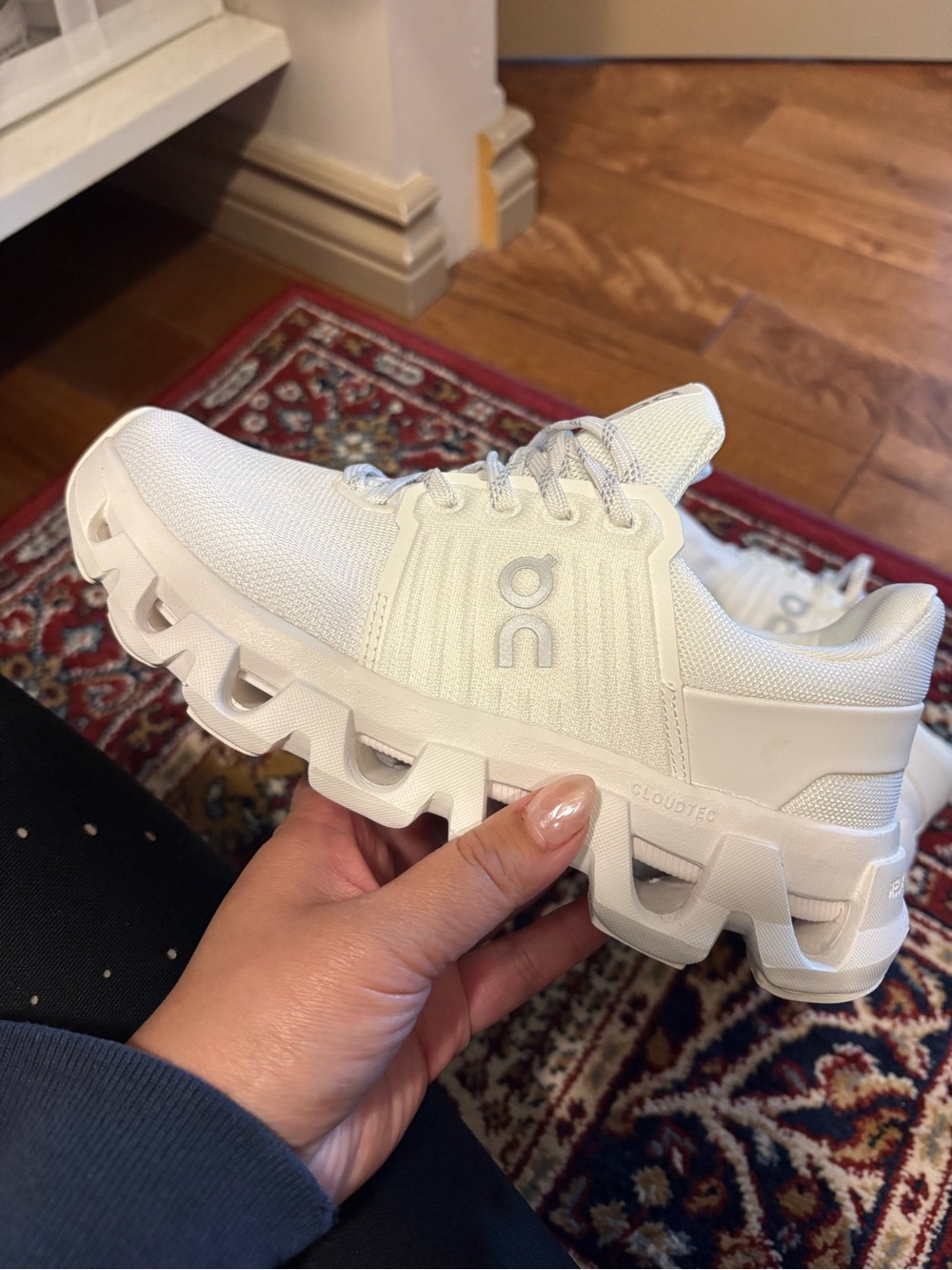 On Running Cloudswift Cream/White Athletic Sneakers